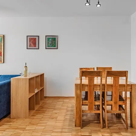 Lovely Terrace Apartment With Car Place-3